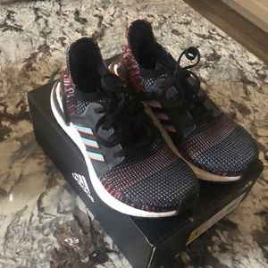 Adidas Ultraboost 19 - Juniors size 4